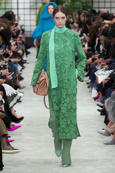 Look 48